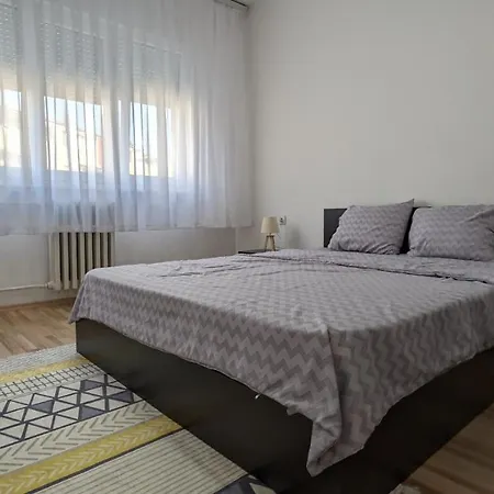 Lungro's Main Square Apartment Skopje